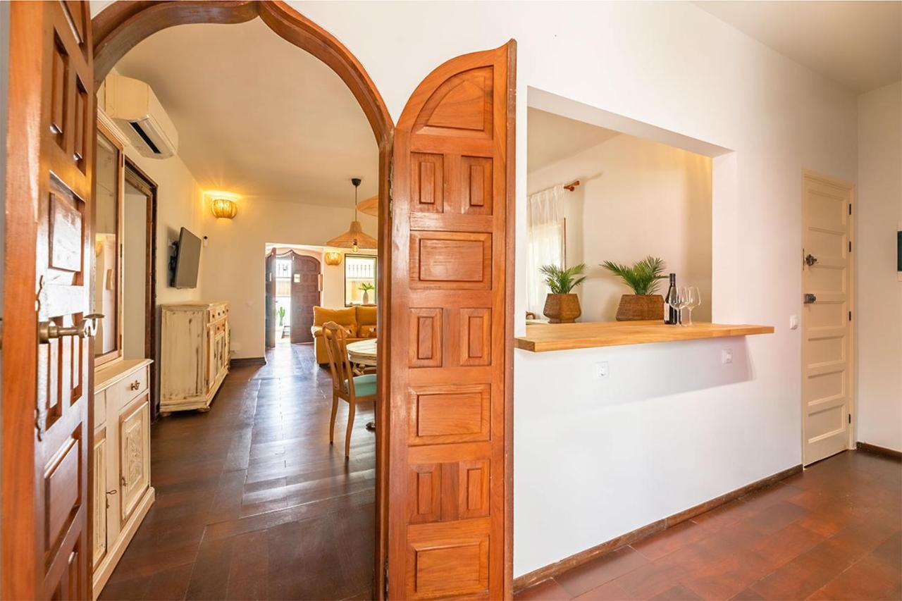 Villa Corralejo Bay Beachfront Corralejo By Holidays Home Екстериор снимка