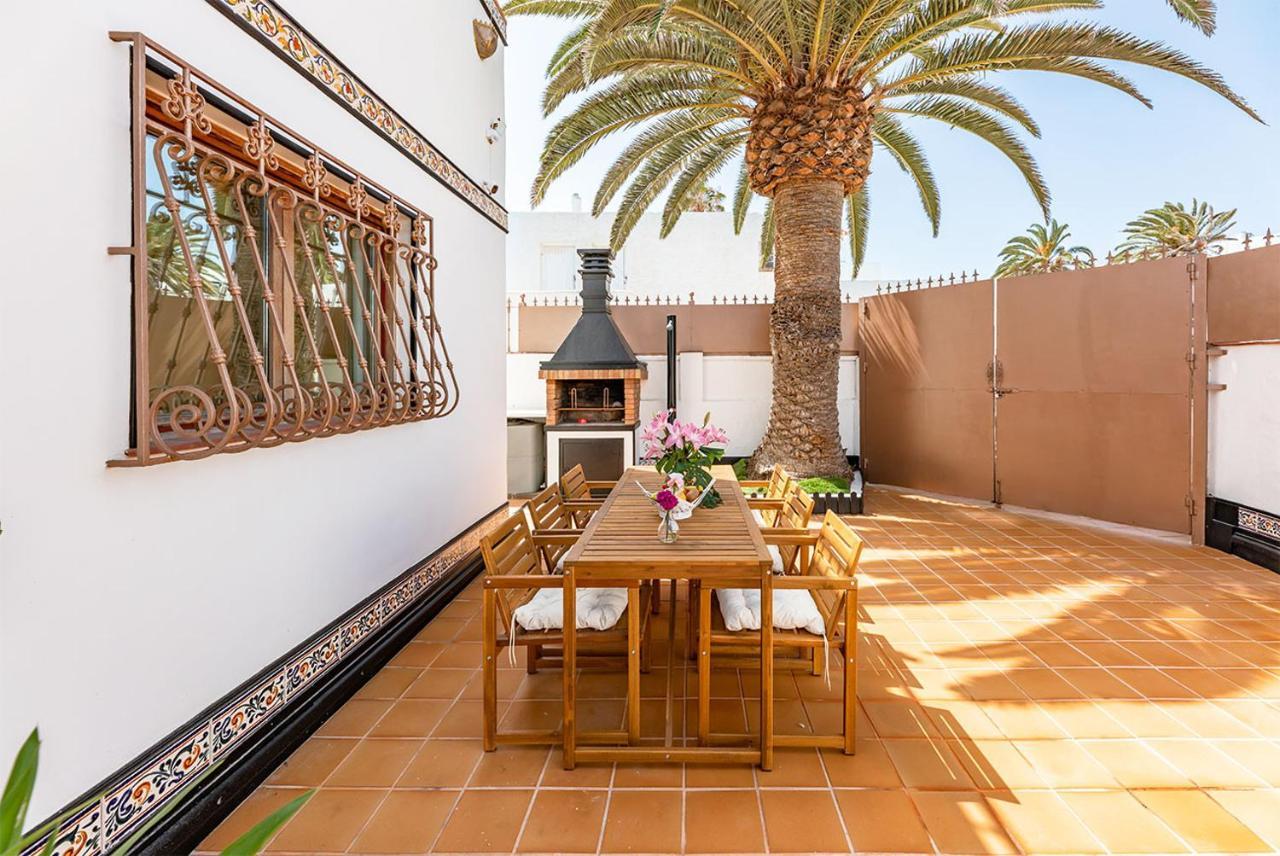 Villa Corralejo Bay Beachfront Corralejo By Holidays Home Екстериор снимка