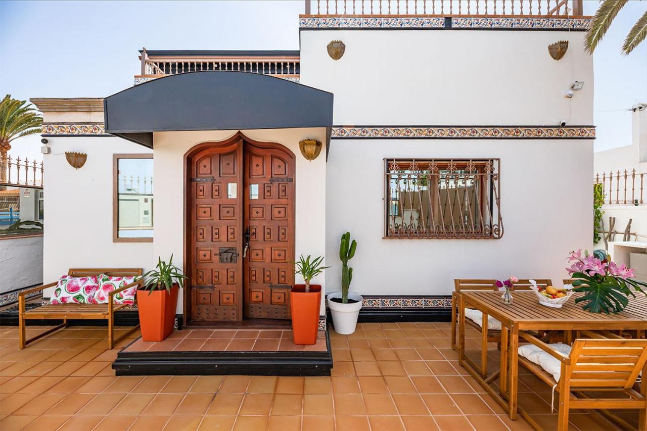 Villa Corralejo Bay Beachfront Corralejo By Holidays Home Екстериор снимка